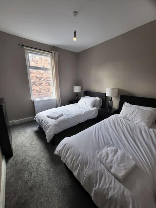 4 Bedroom House, 8 Min To City! Manchester Exterior foto